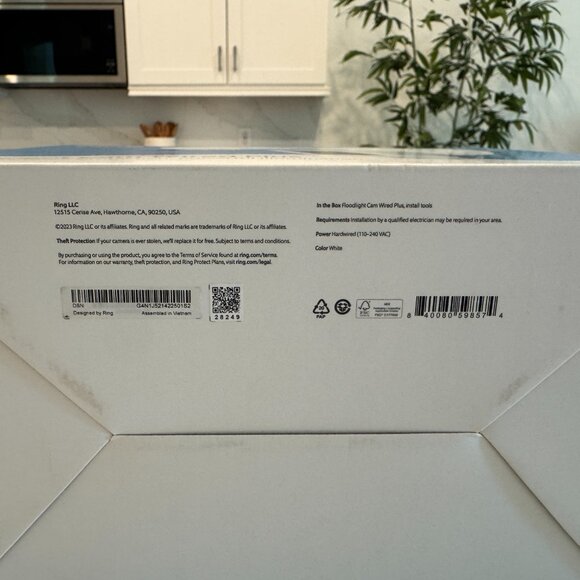 Ring Floodlight Cam Plus - Picture 3 of 12